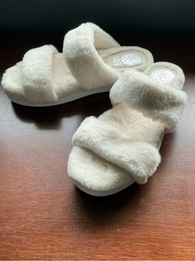 Vince Camuto Plush Double-Strap Slide Sandals in Cream